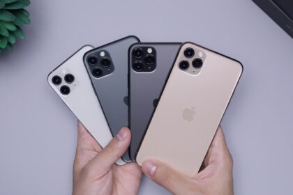 two space gray and two silver iPhone 11's